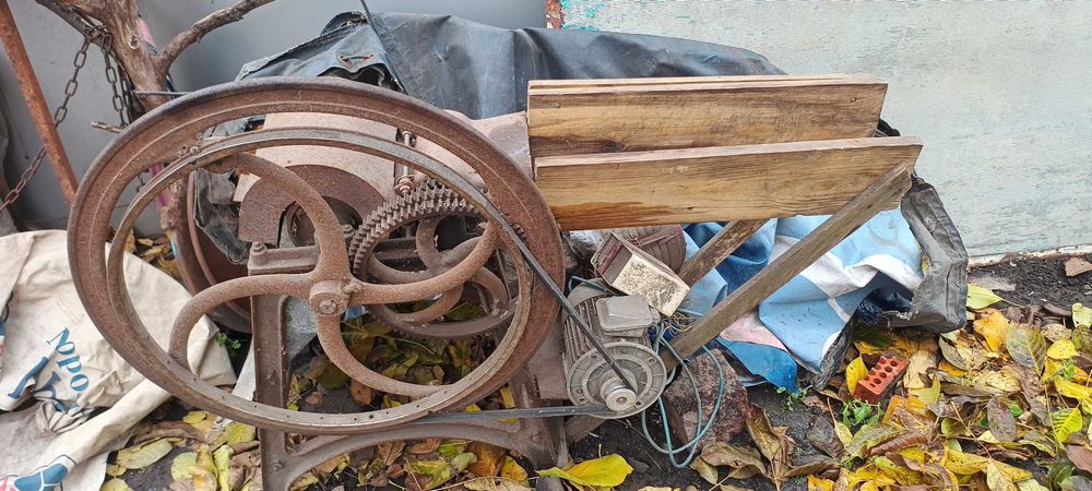 Січкарня з мотором