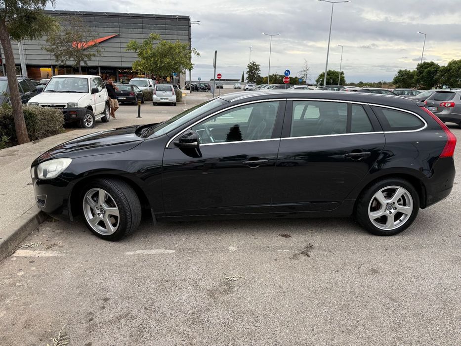 Volvo V60 2.0 D3 Momentum S/S Geartronic