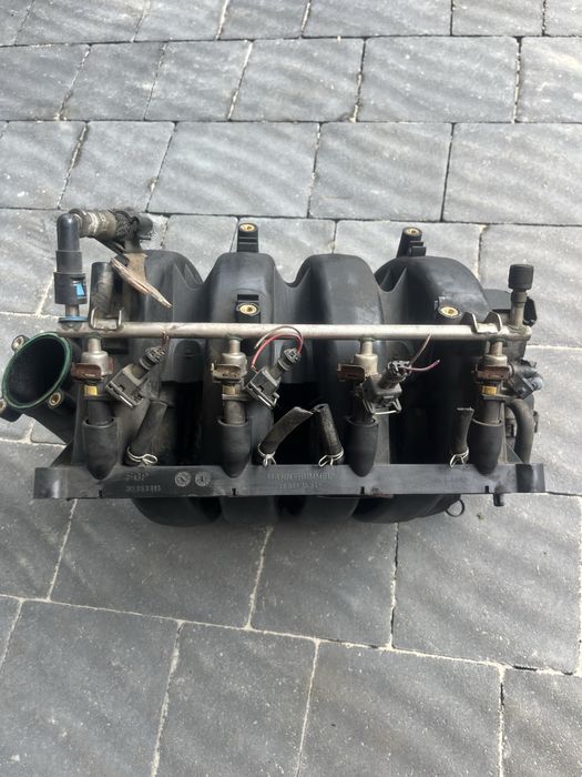Колектор впускний Opel Astra/Vectra/Zafira 1.8 55353313