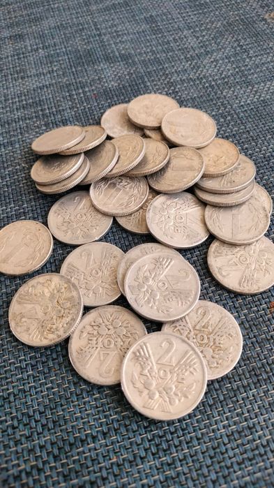 Monety 2 zł jagody 1 zł