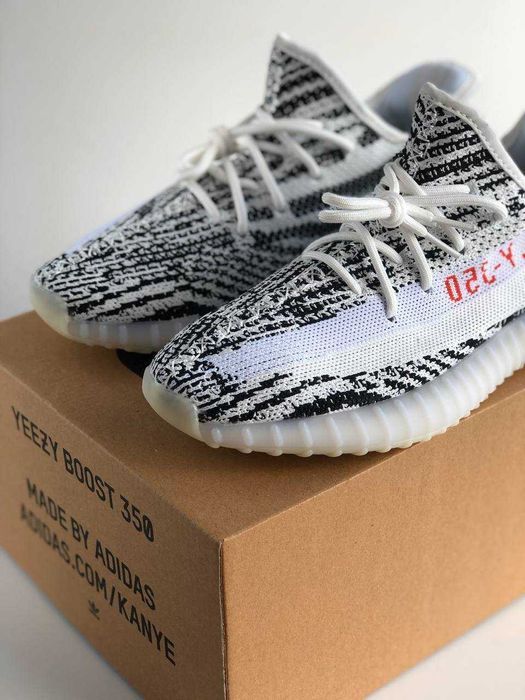 Женские кроссовки Adidas Yeezy Boost 350 v2 White Zebra. 36-40