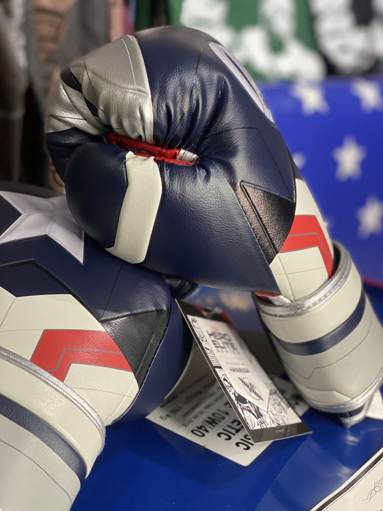 Боксерские перчатки Hayabusa Marvel 16 унций