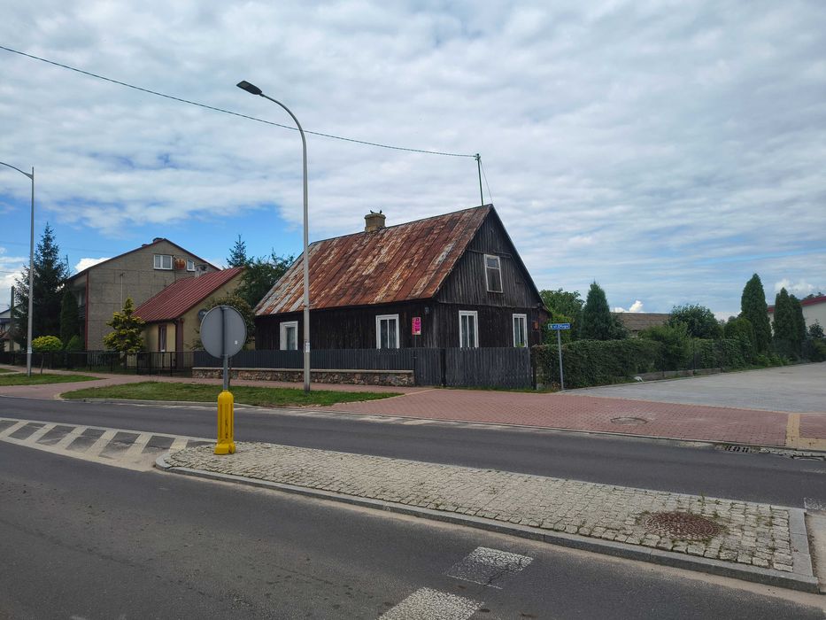 Stary dom drewniany do rozbiórki