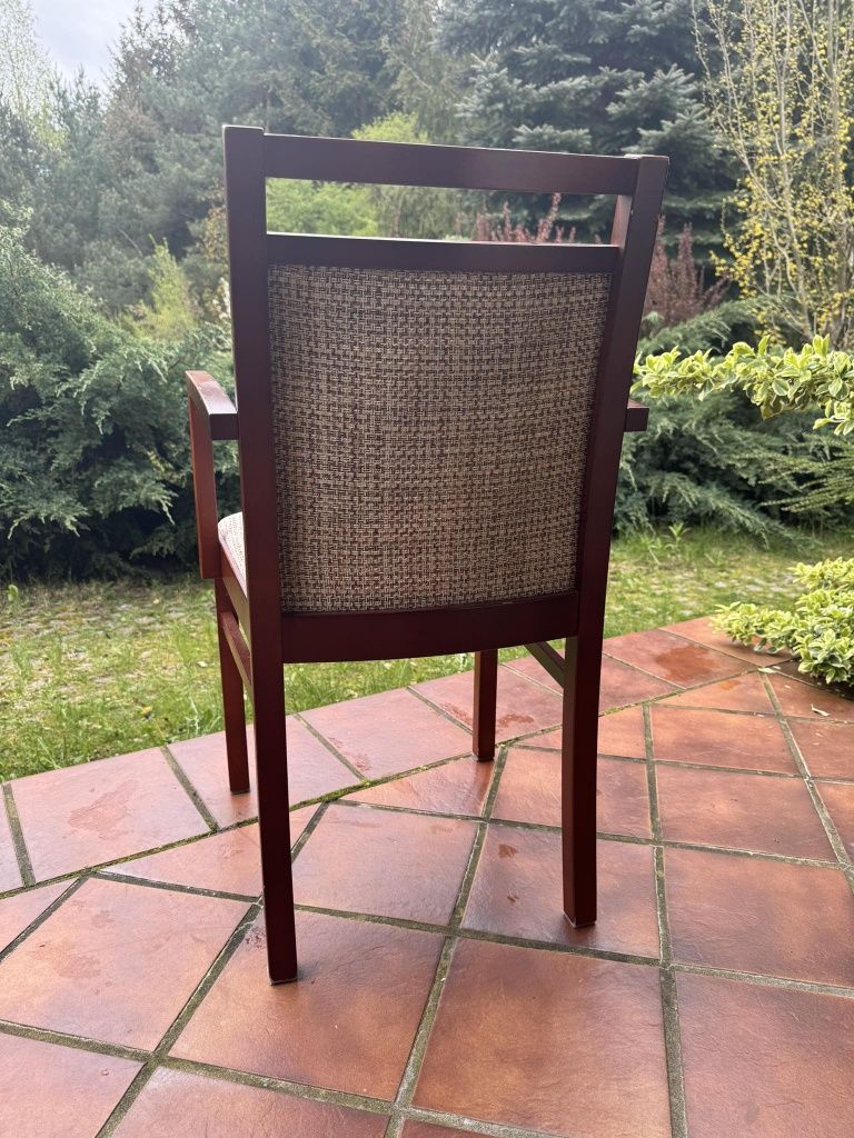 Krzesła do salonu, drewno i materiał