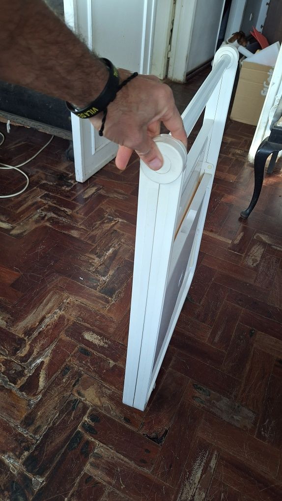 Mesa de apoio em plástico