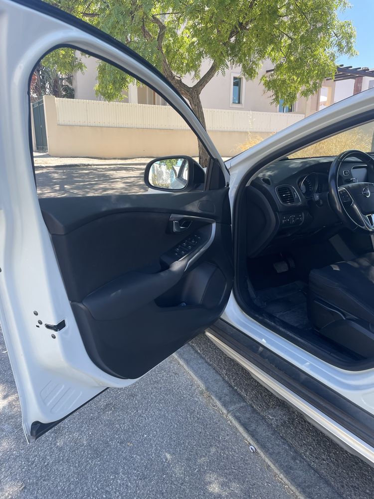 Volvo v40 cross country nacional automatico