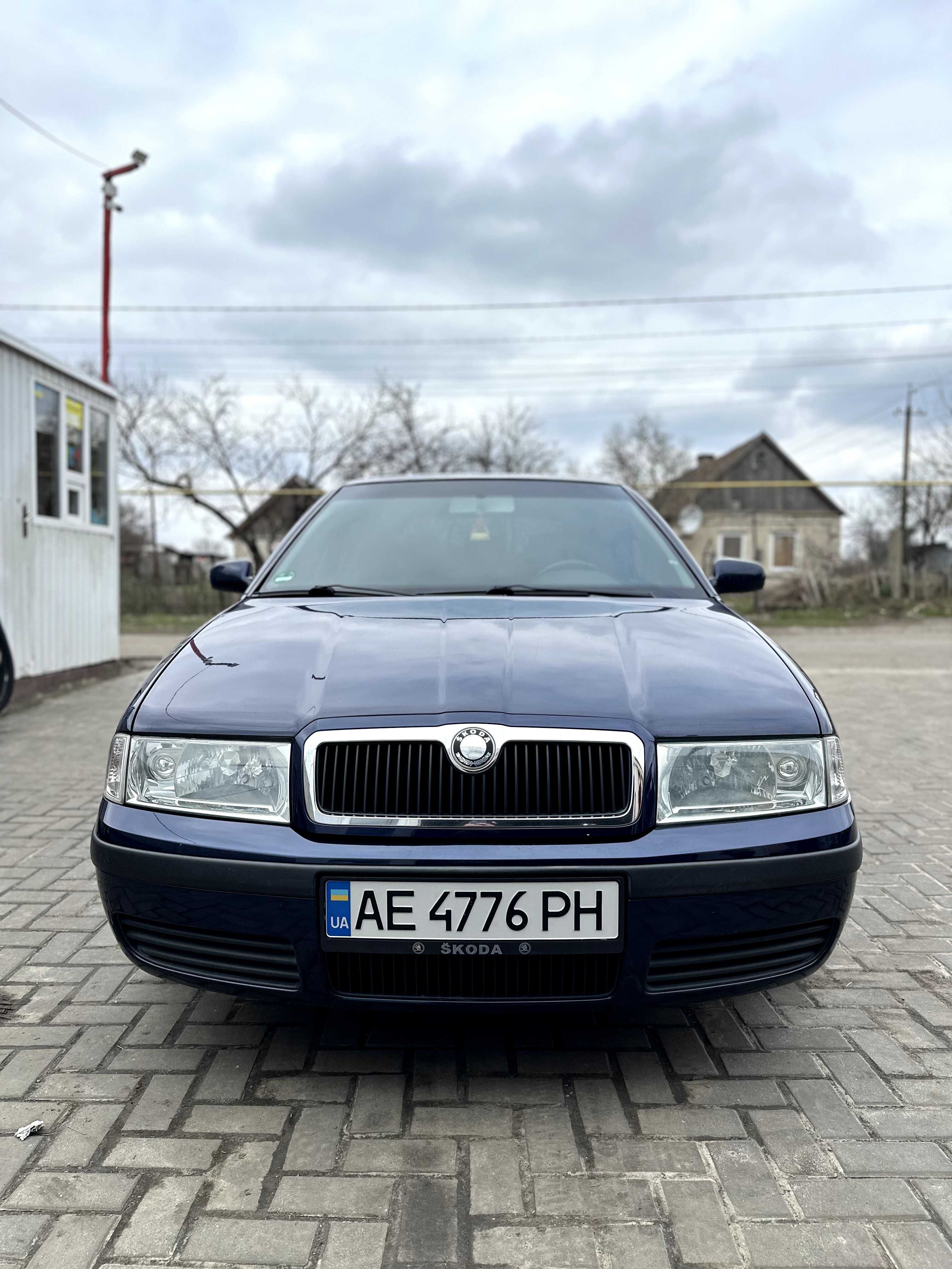 Продам Skoda Octavia Tour 1.6 Bfq (не крашена)