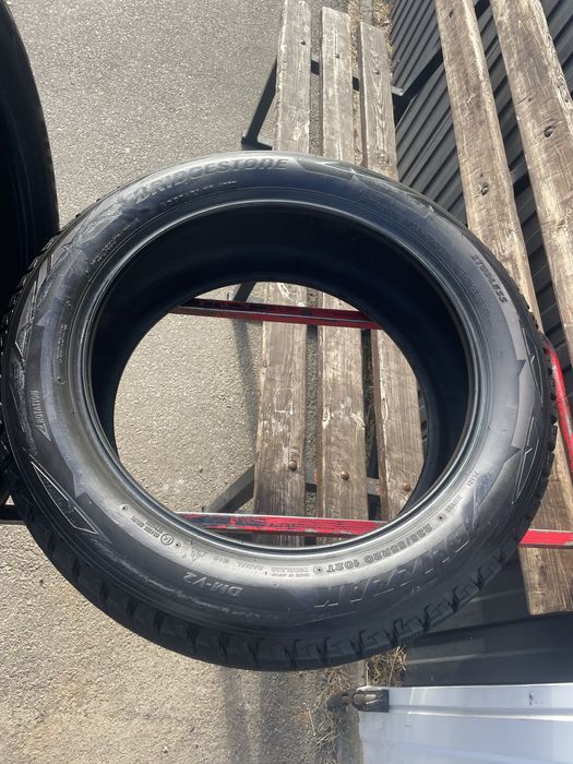Гума зимова 235/55/20 Bridgestone Blizzak DM-V2
