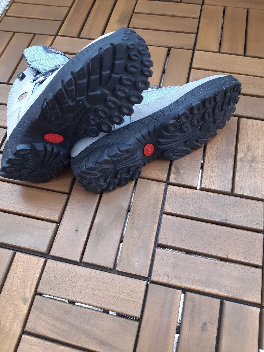 Vendo botas de caminhada