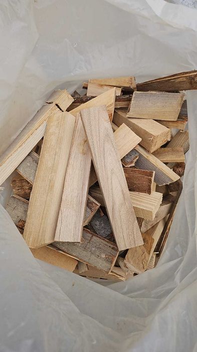 Drewno opałowe (dąb, buk, jesion)
