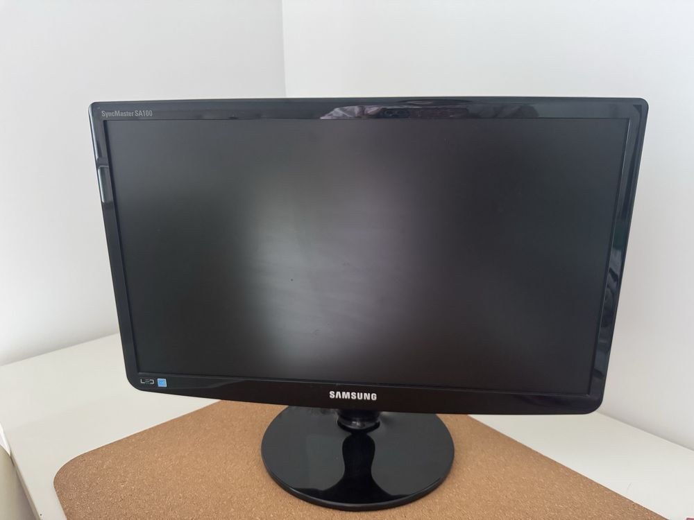 Monitor SyncMaster SA100 e Teclado Microsoft