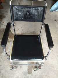 Toaleta fotel dla osoby niepełnosprawnej