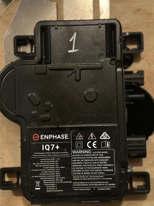Mikroinwerter enphase IQ 7+ ; 8HC . Optimizator Tigo TS 4-A-O