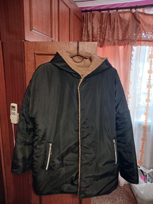 Продам женскую куртку