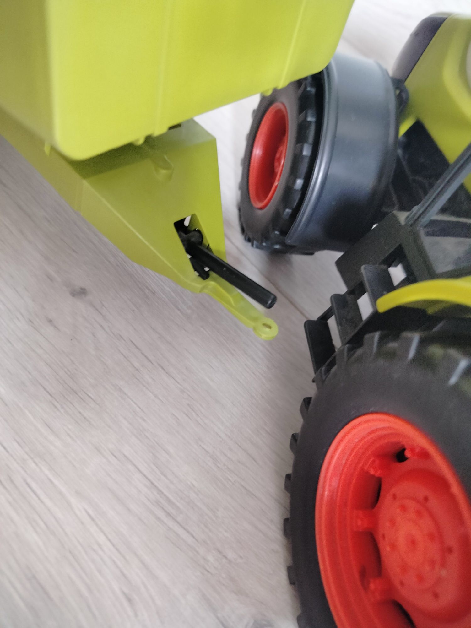 Claas traktor z przyczepą zabawka