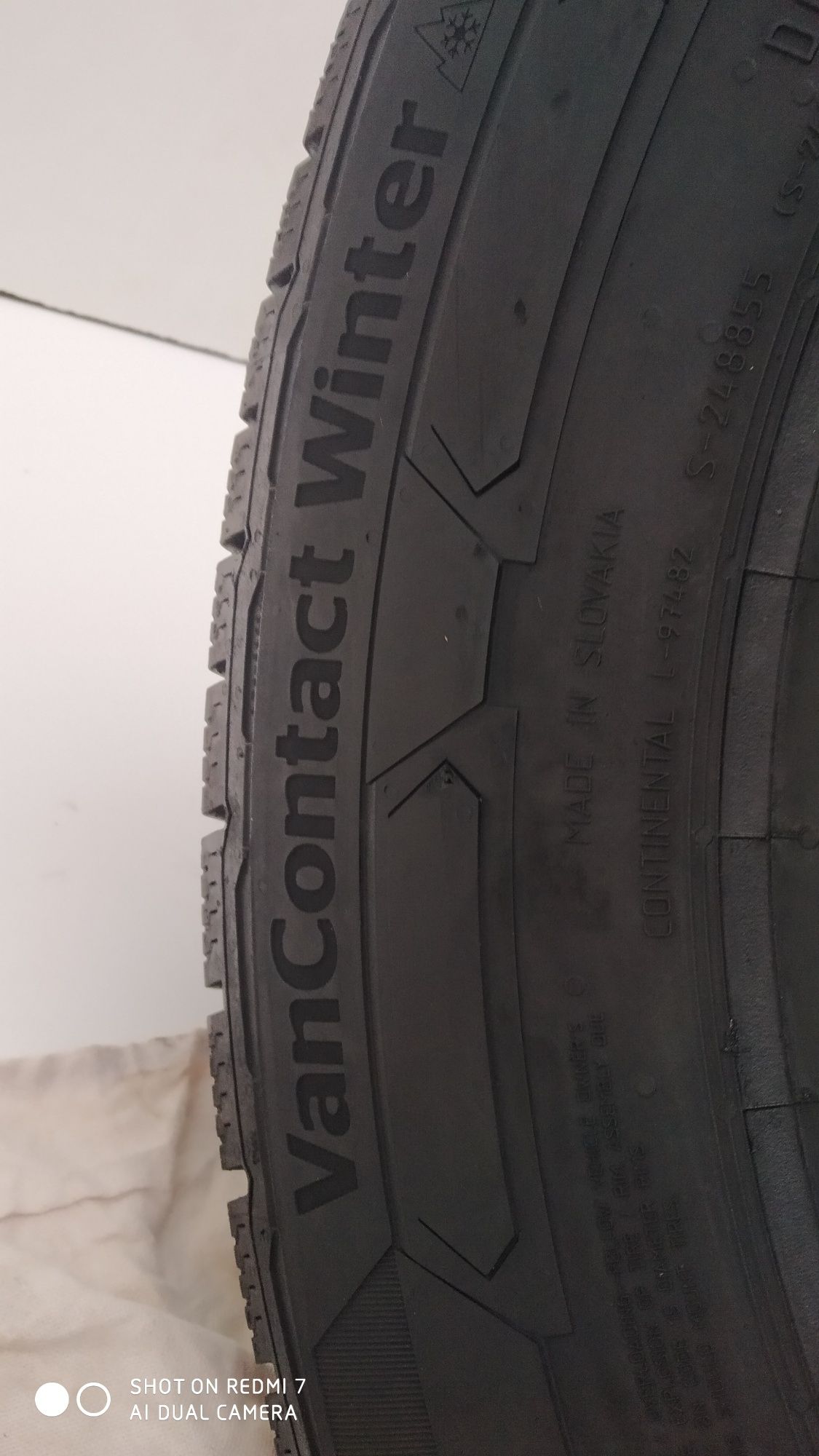 Opona zimowa Continental VanContact Winter 215/65R15C 10,7 mm