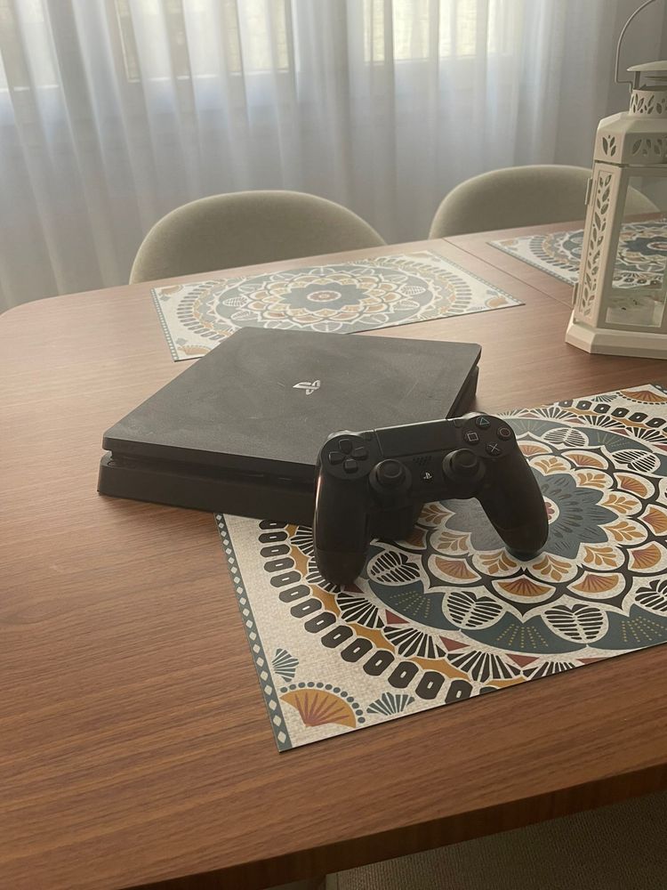 PS4 SLIM 500 GBytes