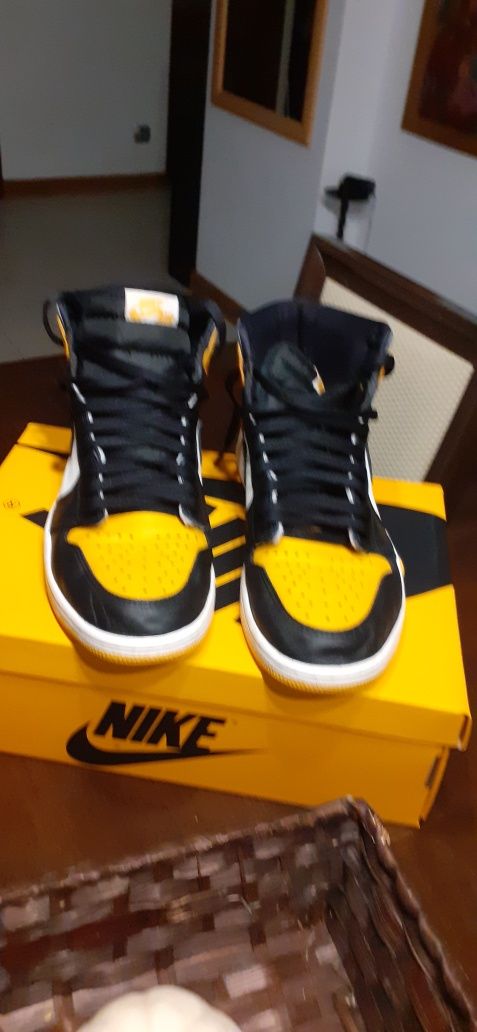 buty sportowe Nike Jordan Retro high OG Taxi  44.5