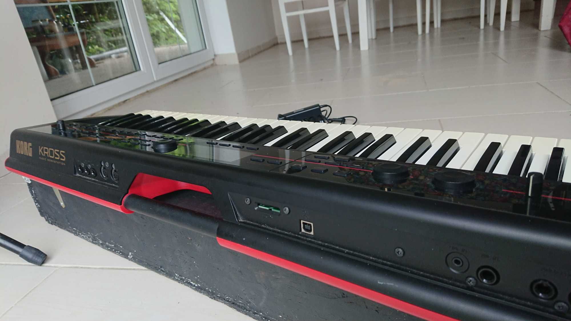 Korg Kross syntezator