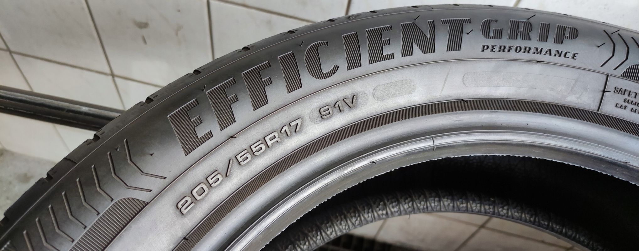 2x 205/55r17 Goodyear EfficientGrip Performance 91v Jak Nowe