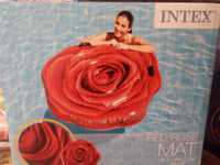 Продам надувной матрас в форме красной розы