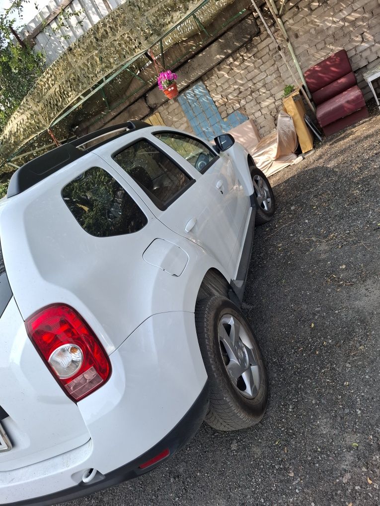 Dacia Duster 2013 рік