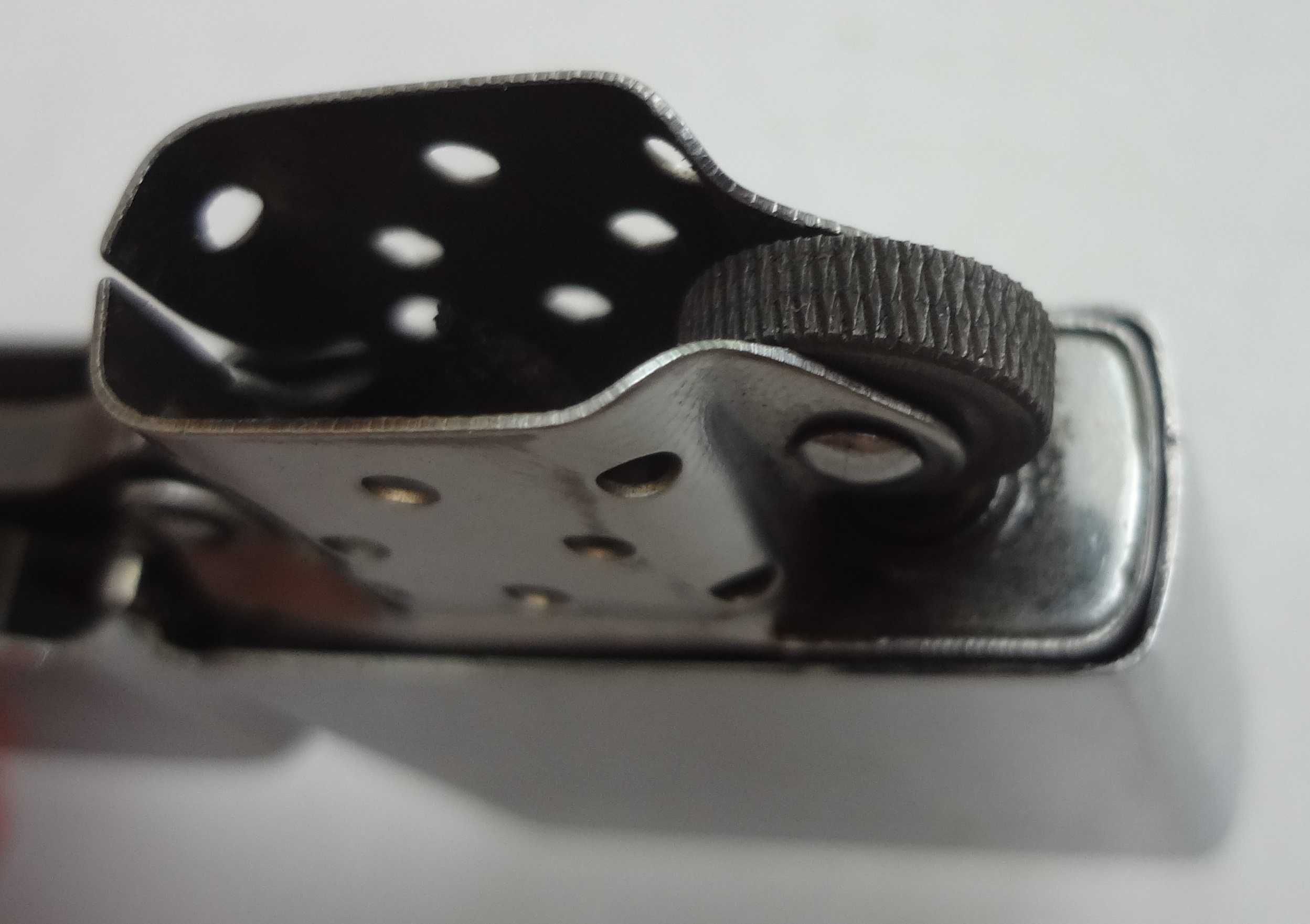 Зажигалка бензиновая Zippo A 07 с надписью Зиппо