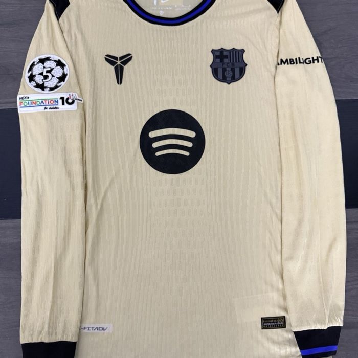 Футбольна форма Барселона 25-26/ Футбольное джерси Барселона 2026