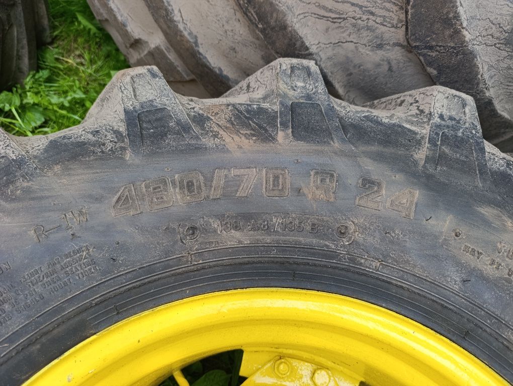 4x koła John Deere Rozmiar 650/60 38 
Rozmiar 480/70 24