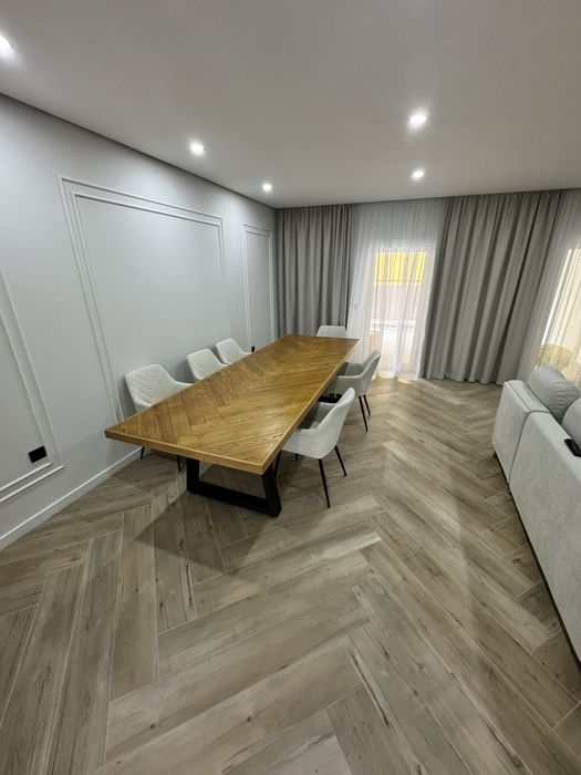 Продам стіл з металевими ніжками