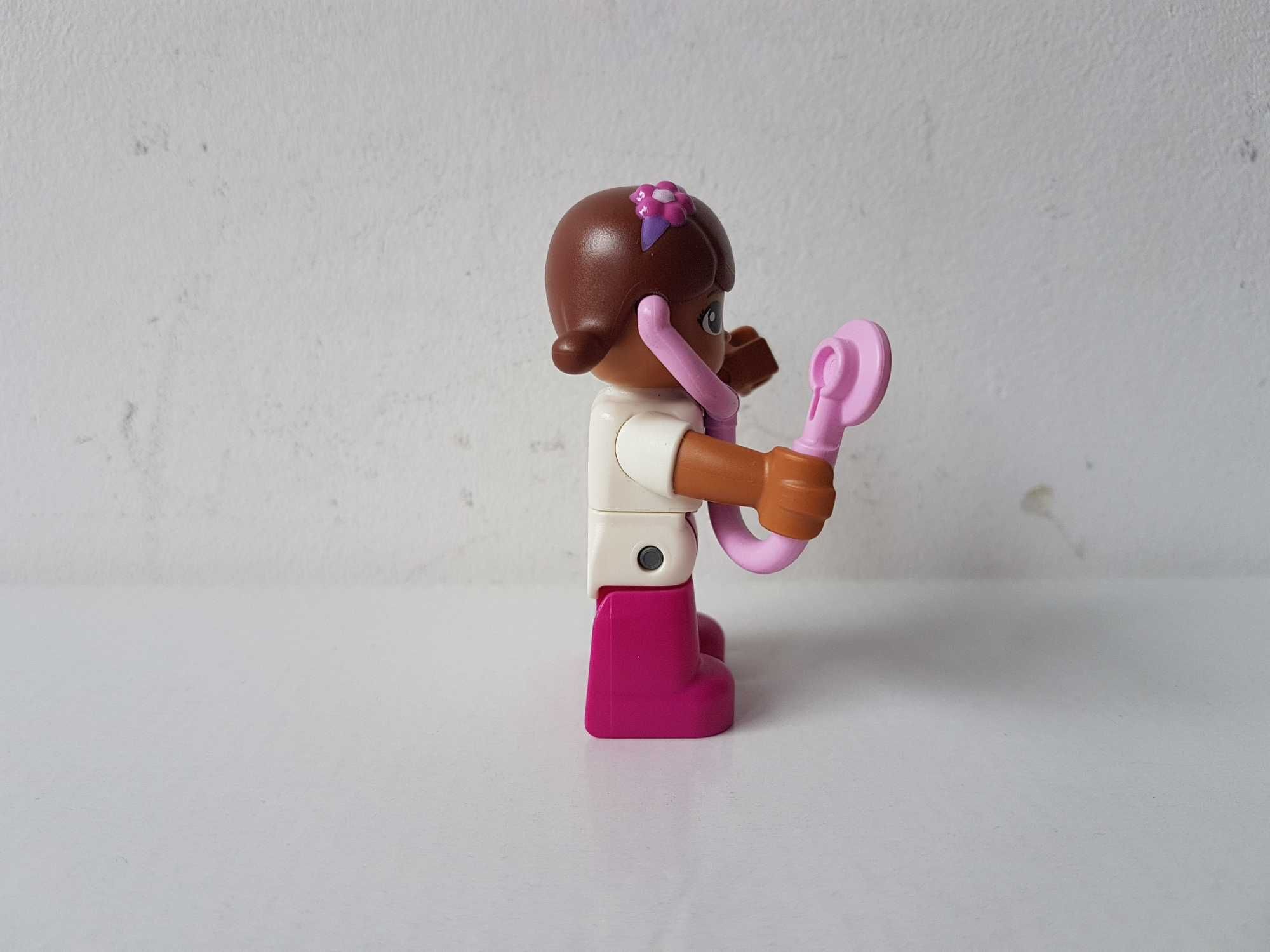 Figurka LEGO DUPLO Doktor Dosia ze stetoskopem Klinika dla pluszaków