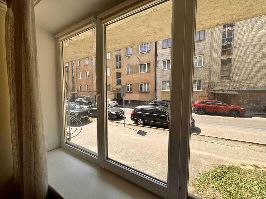 Продаж 2 кімнатної квартири з ремонтом, вул. Зарицьких / Франка, Львів