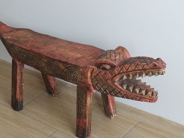 Ławeczka krokodyl z drewna tekowego