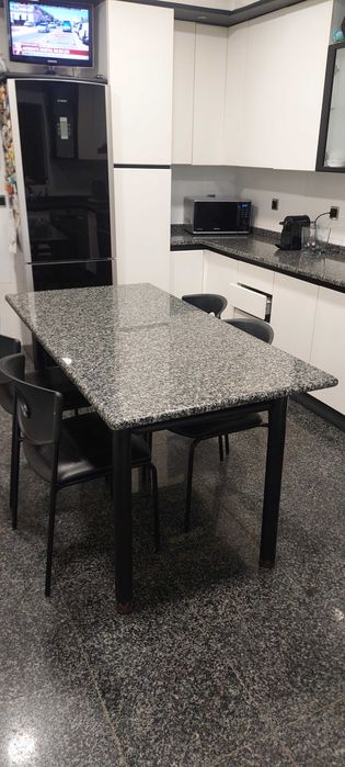 Cozinha usada em Muito Bom Estado