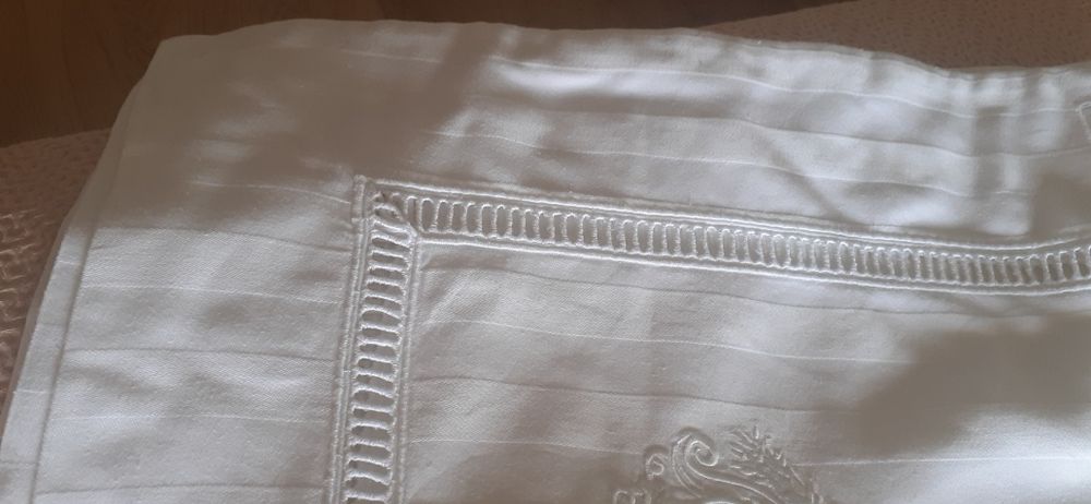 Bela e grande Capa de Edredom- Almofadões