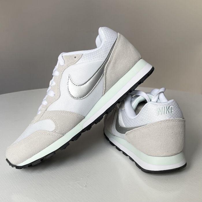 Buty NIKE MD Runner 2