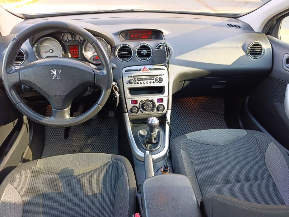 Peugeot 308 (2008) 1,6 бензин атмосфера