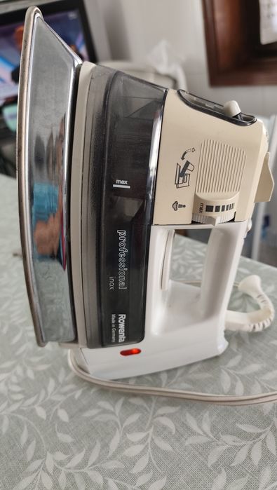 Ferro a vapor Rowenta profissional
