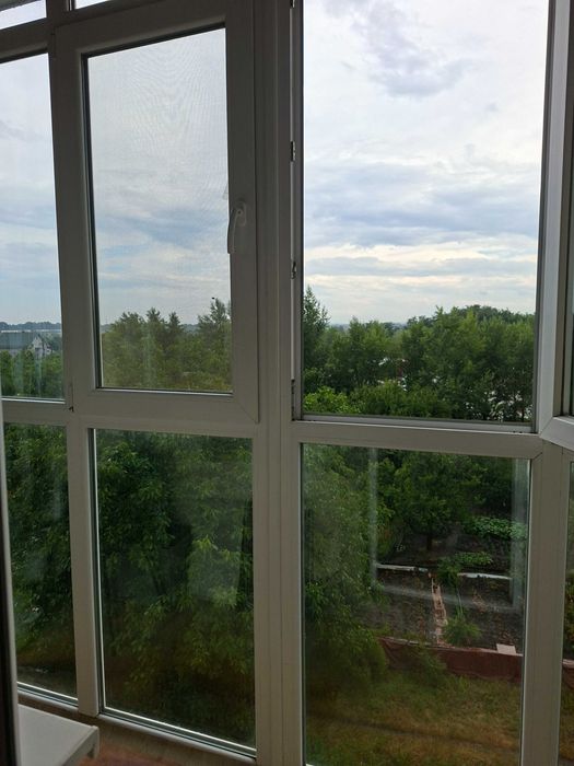 Продам 2-х кім. квартиру,  4/9, зуп. Керченська, квартал 287