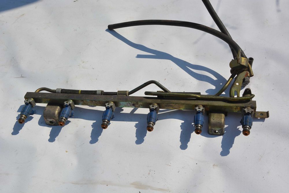 Nissan Skyline R34 Stagea RB25 Neo FBJE100 Listwa wtryskowa wtryski