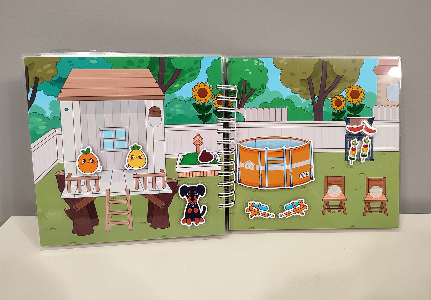 Toca Boca Domek rodzinny Family home książeczka z elementami na rzepy