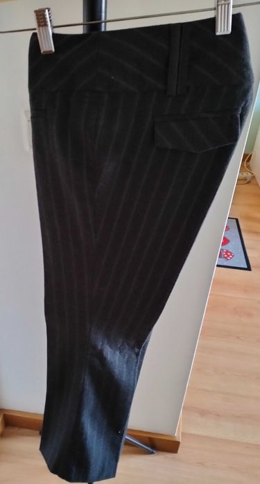 Calças de senhora confortáveis e elegantes