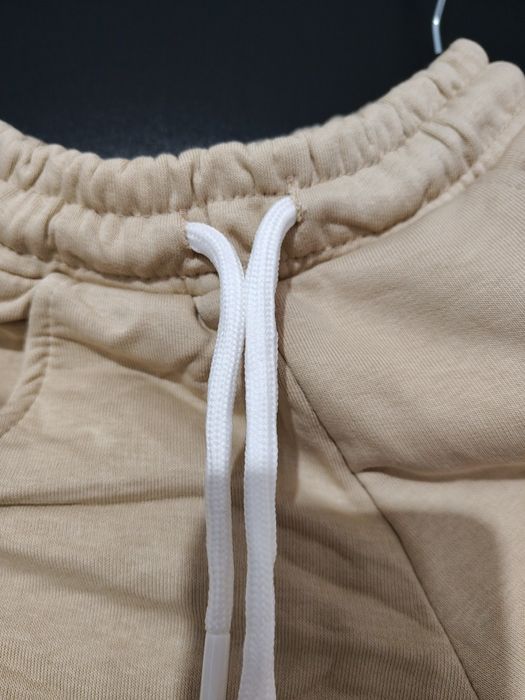 Dres dziewczęcy nowy