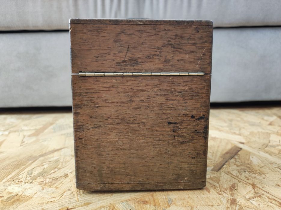 Niemiecki woltomierz przenośny miernik napięcia z II Wojny Światowej