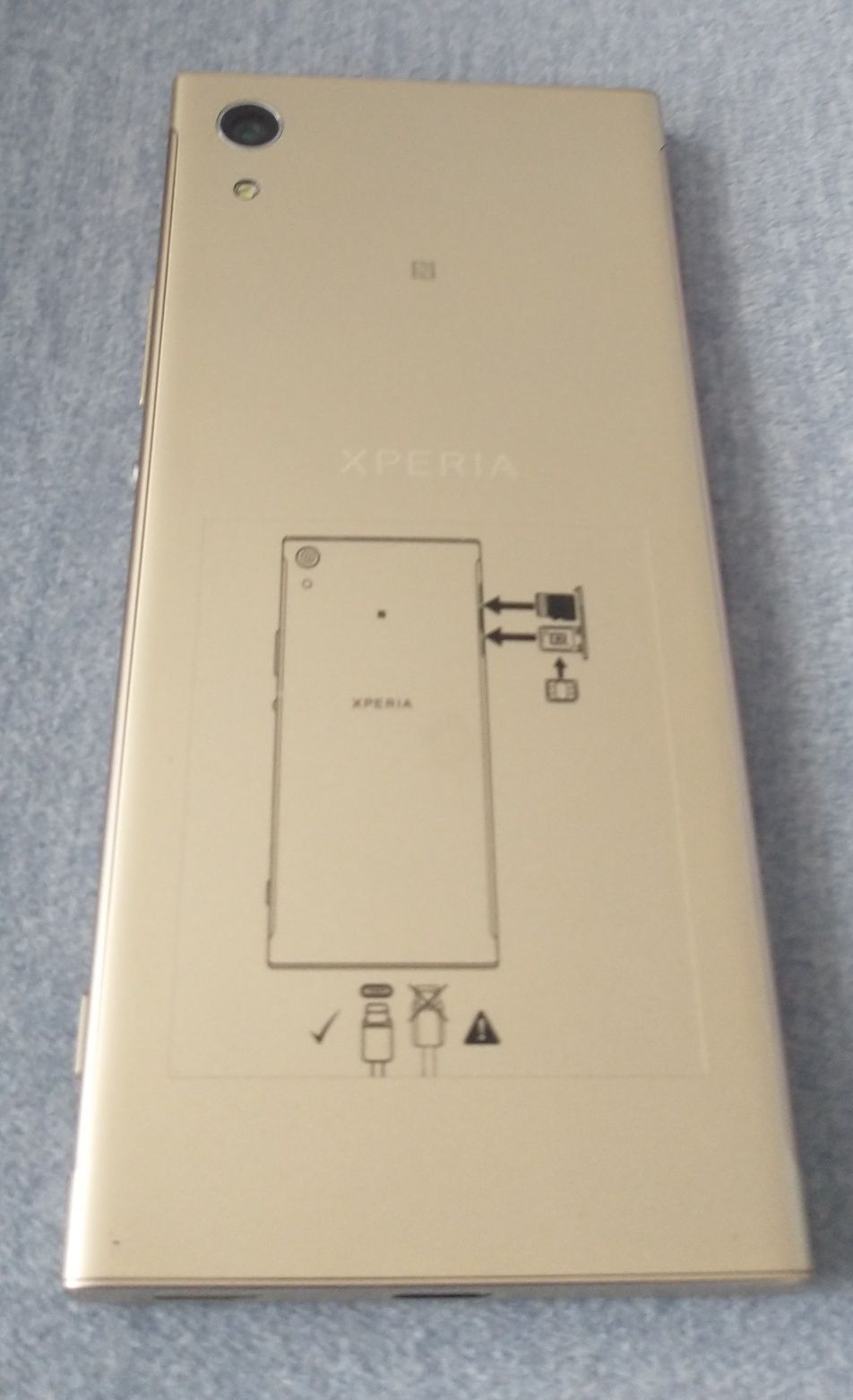 Sony Xperia A1 złoty