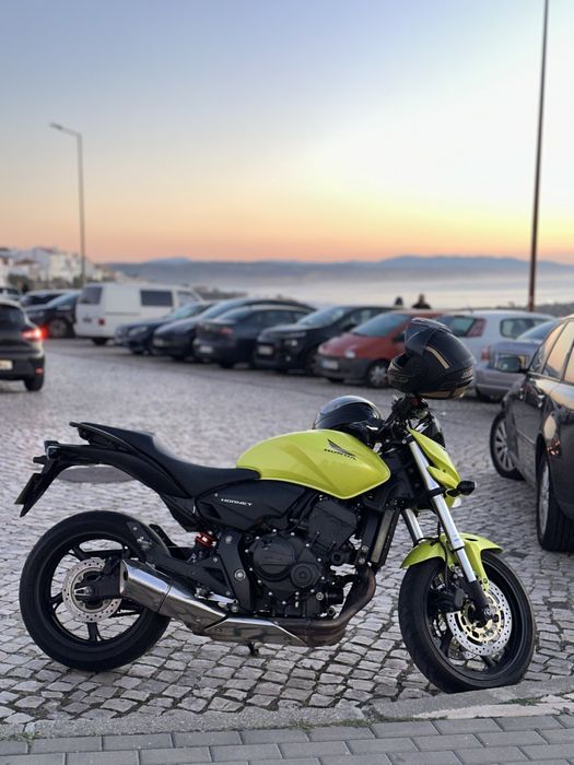 Vendo moto Hornet 600 semi-nova