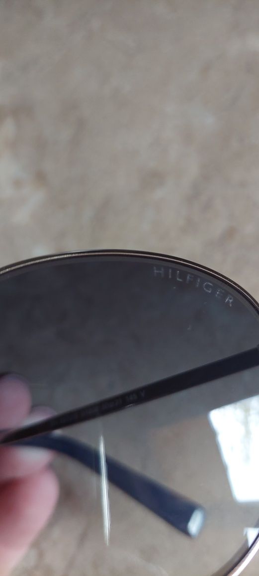 Okulary przeciwsłoneczne Tommy Hilfiger