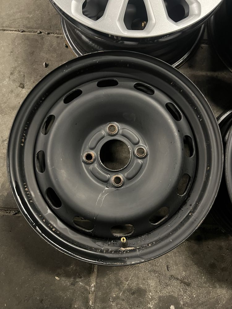 Felgi stalowe z kołpakami 6Jx15H2 ET47.5 4x108 Ford Fiesta Fusion KA