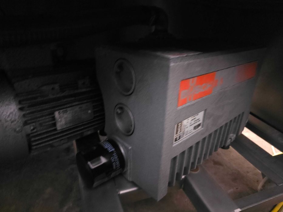 Pakowarka próżniowa Intervac z gazowaniem. Pompa Busch