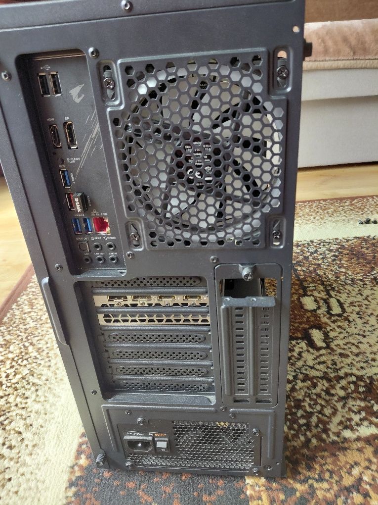 Komputer Ryzen 5 5600 Radeon rx6600 16gb RAM